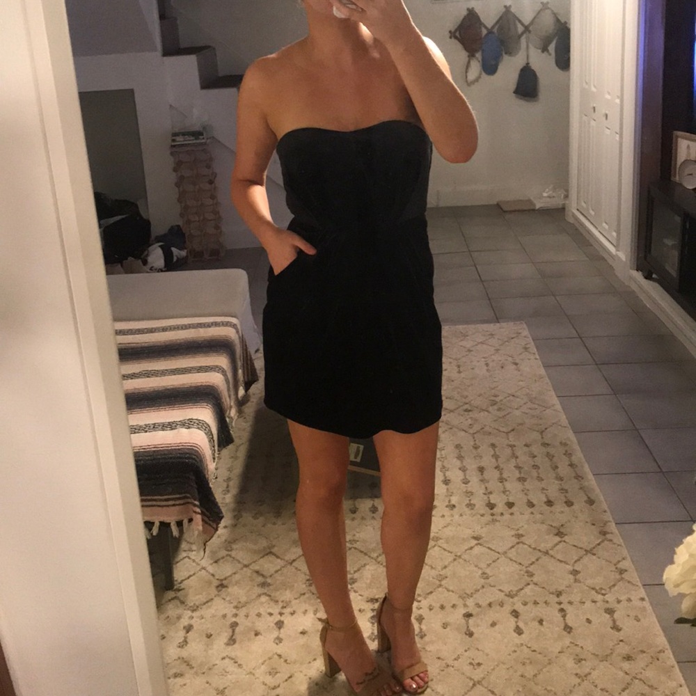 Black Velvet minidress with POCKETS!